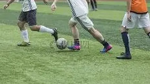 “皇家马德里对阵多特蒙德经典赛发布会，主席弗洛伦蒂诺重申：团结互助精神尽显无疑。”